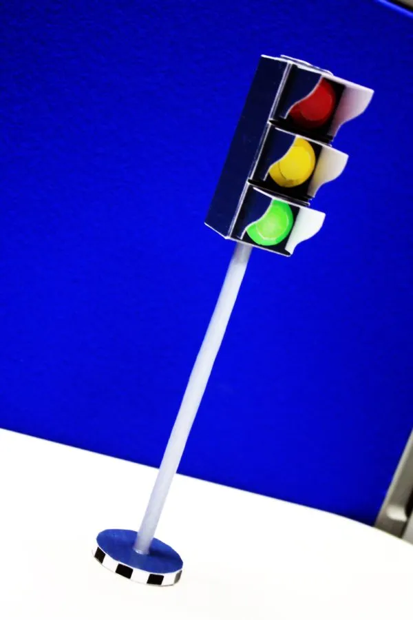 Traffic Light paper model built by Rauf Raphanus