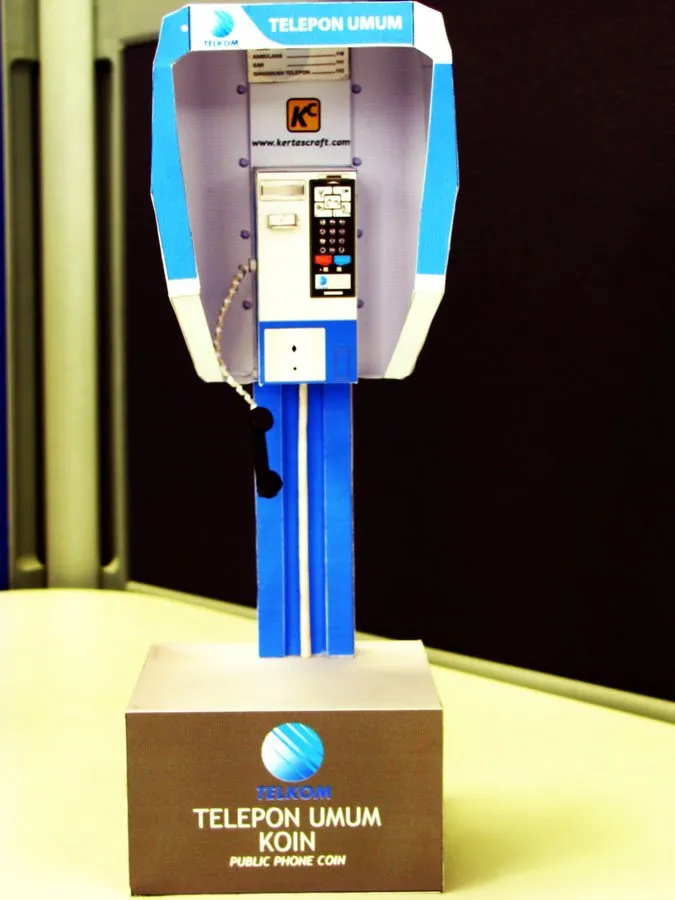 Jakarta Public Phone paper model built by Rauf Raphanus